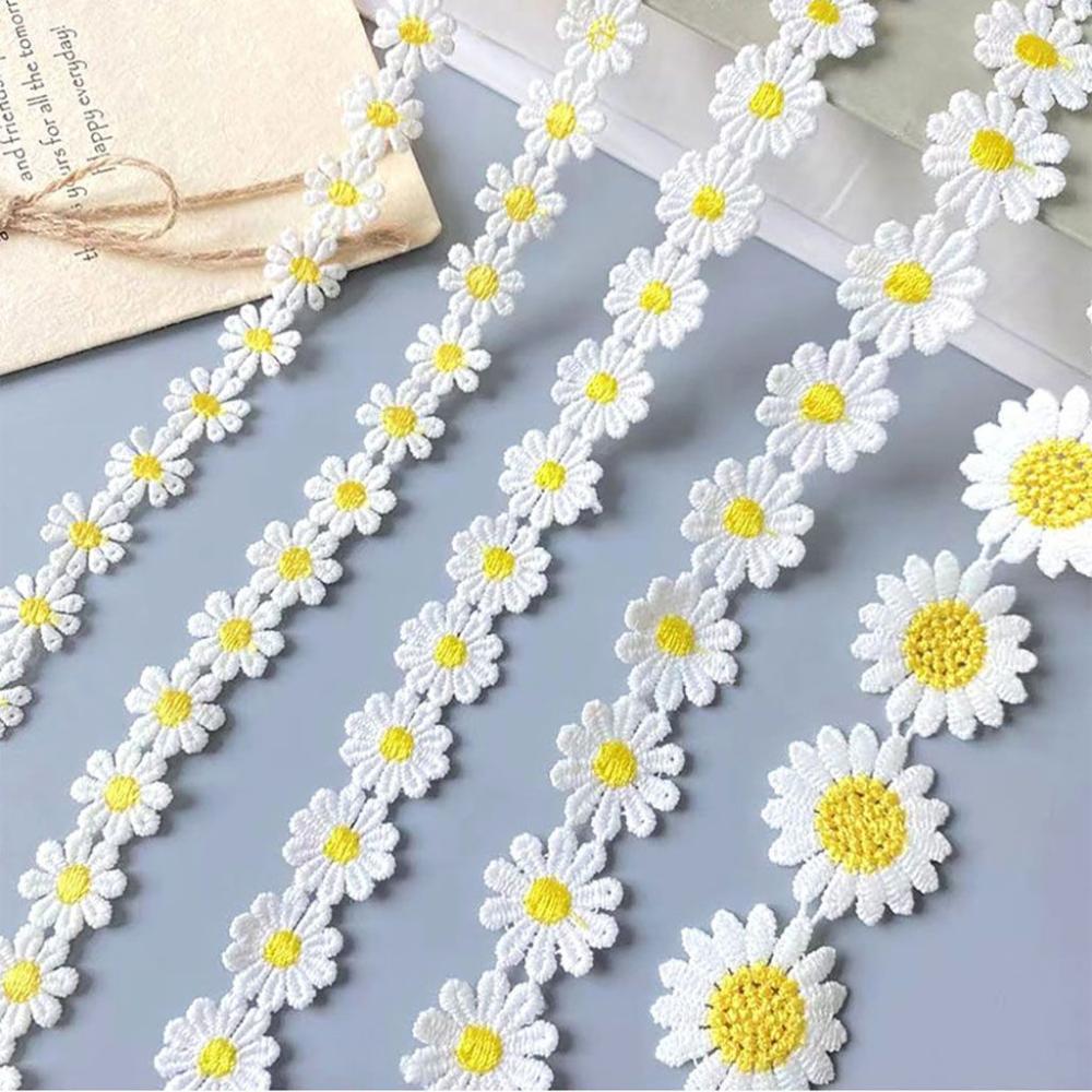 Mooie Witte Geborduurde Daisy  - Embroidery Daisy Flower recensie en prijs